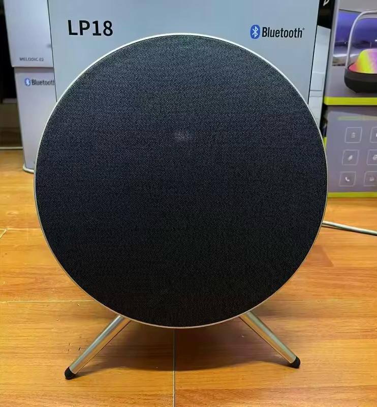 Altavoz Bluetooth inalámbrico LP18 con forma de OVNI