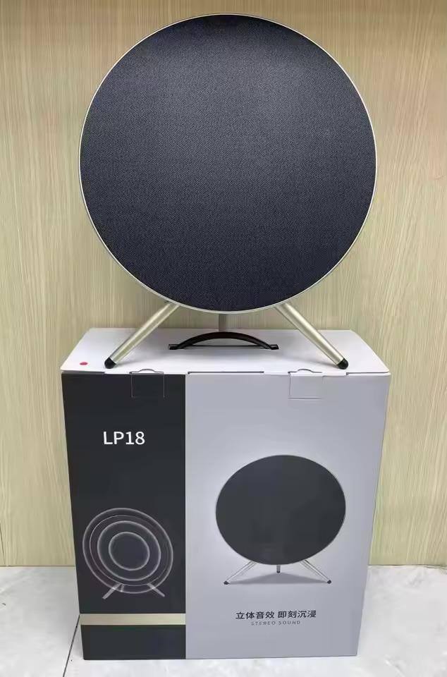 Altavoz Bluetooth inalámbrico LP18 con forma de OVNI