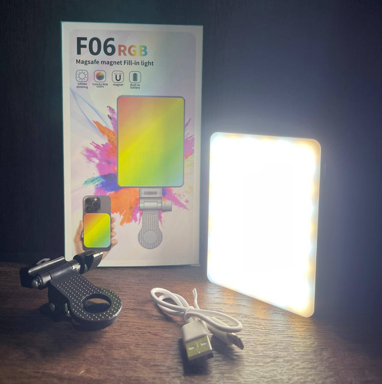 Panel de luz LED compacto F06 RGB con imán MagSafe